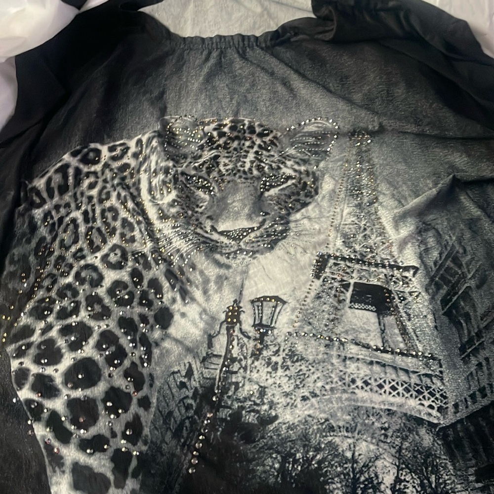 Blossom top Eiffel Tower and leopard size xl black grey with small shinny stones
